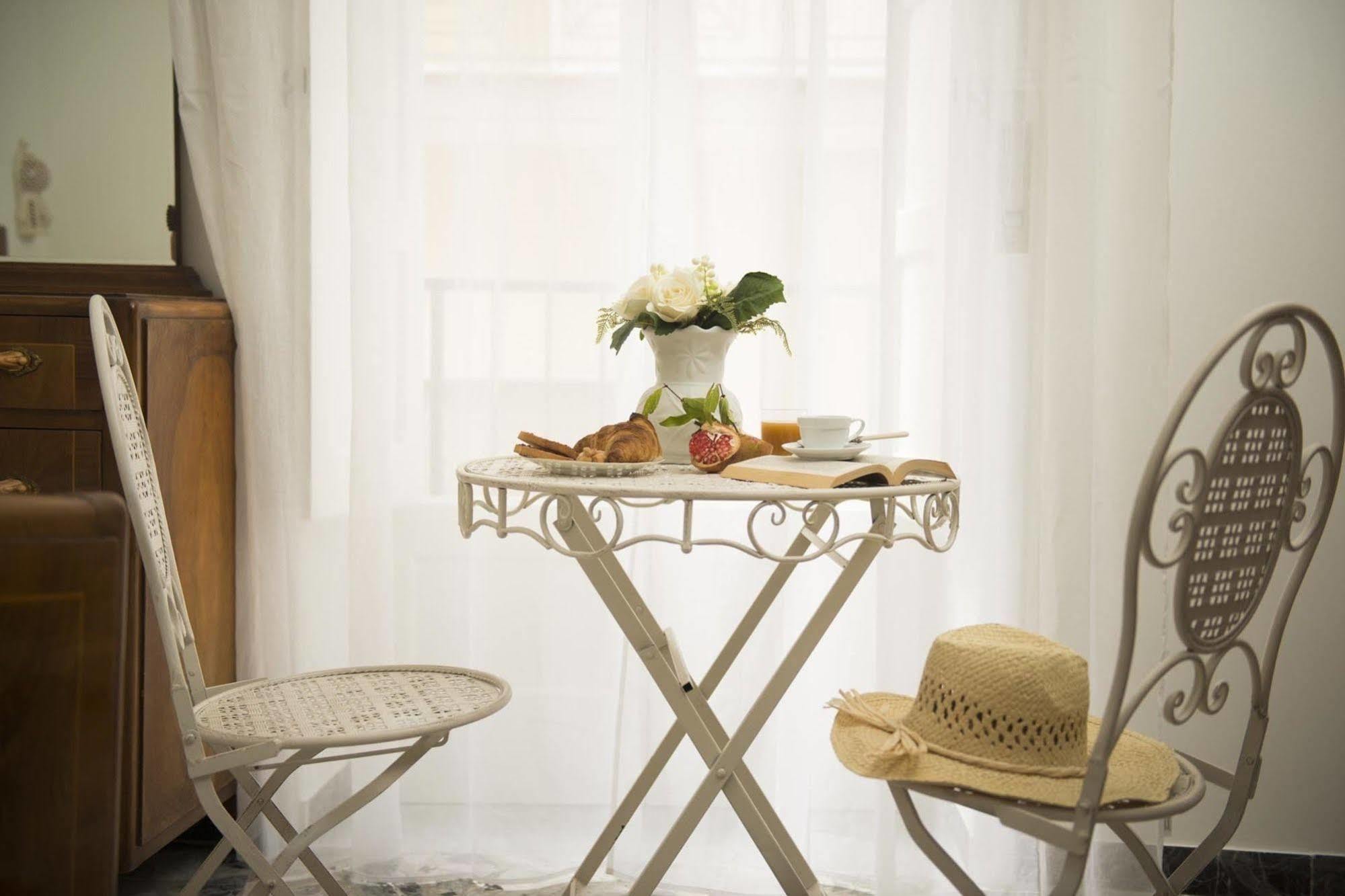 Bed and Breakfast Dimora Cappuccini Cisternino Exterior foto