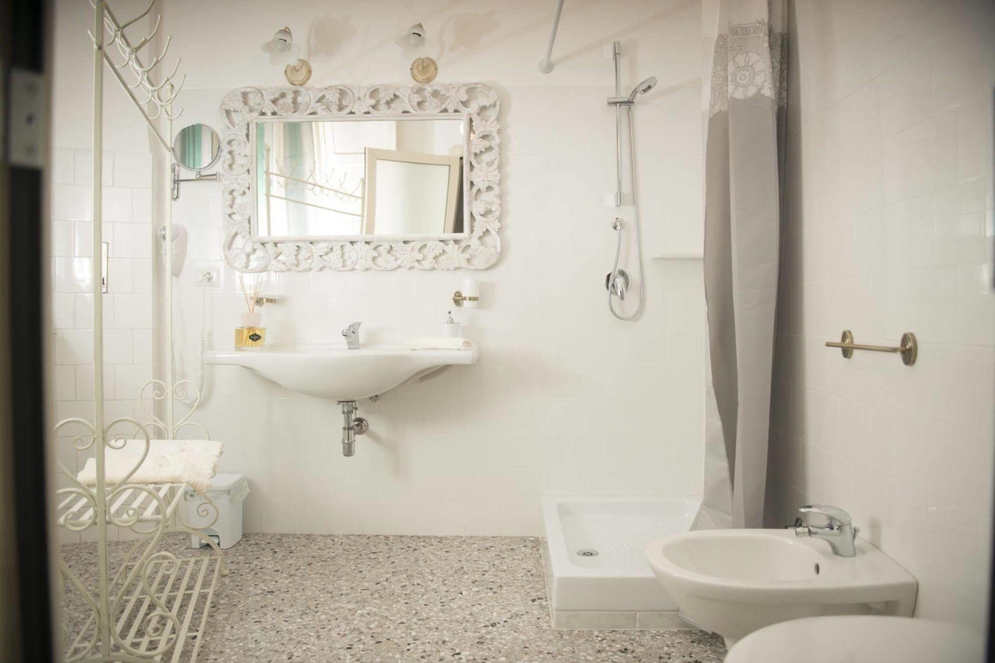 Bed and Breakfast Dimora Cappuccini Cisternino Exterior foto
