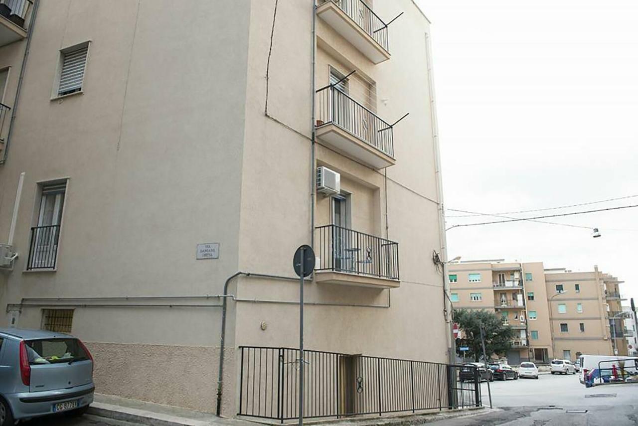 Bed and Breakfast Dimora Cappuccini Cisternino Exterior foto
